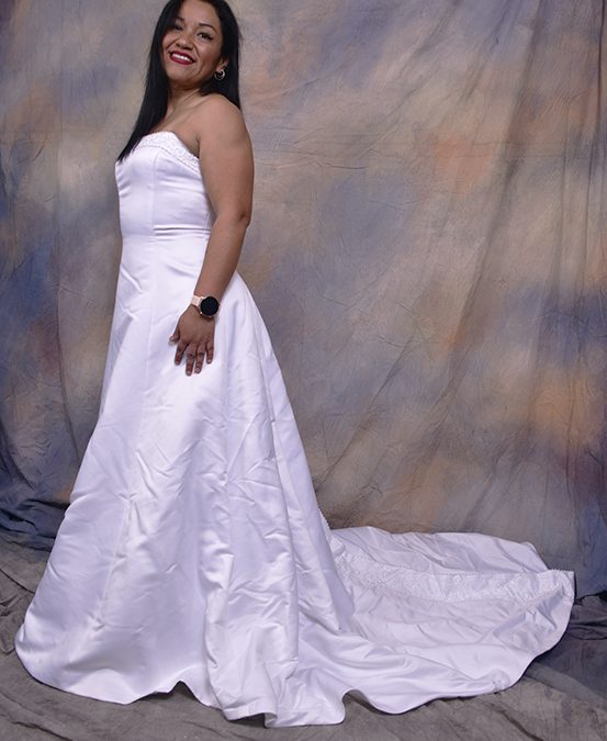 **1125115 – ballgown white split back – Size 10